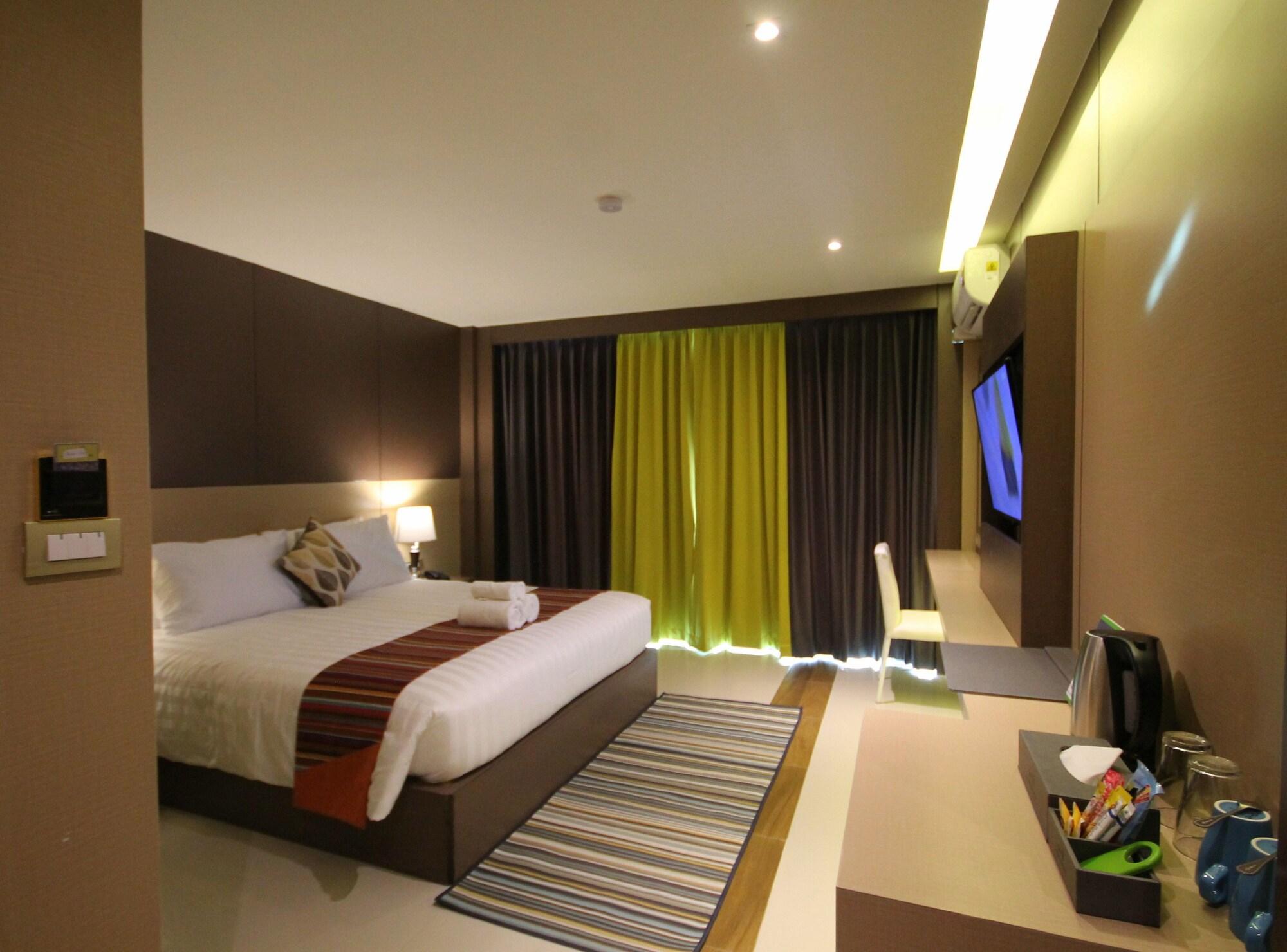 Rooms Republic Pattaya Exterior photo