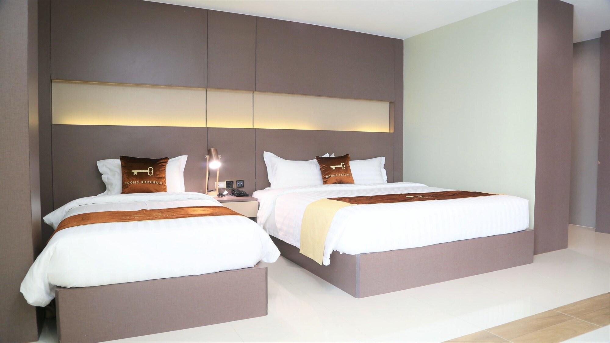 Rooms Republic Pattaya Exterior photo