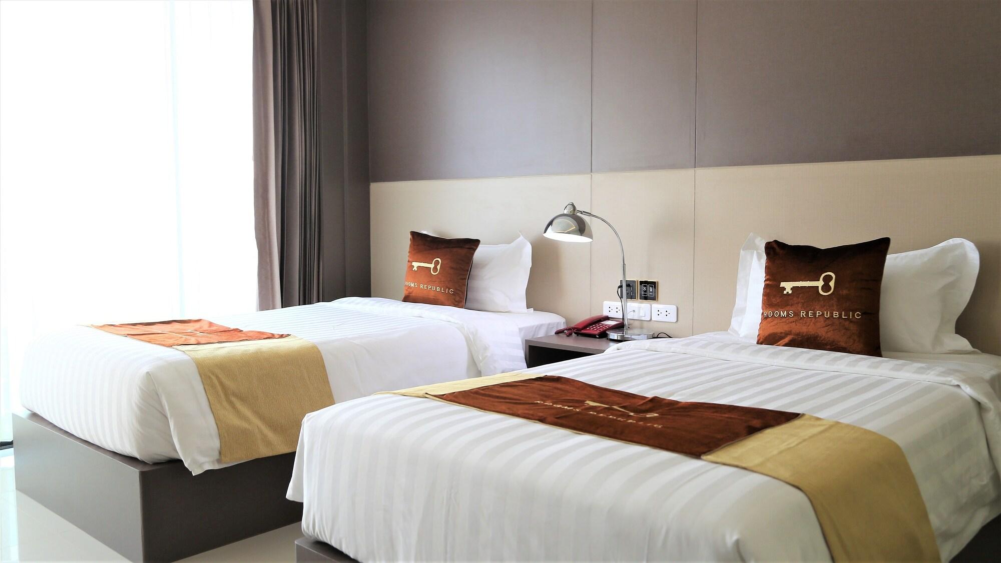 Rooms Republic Pattaya Exterior photo