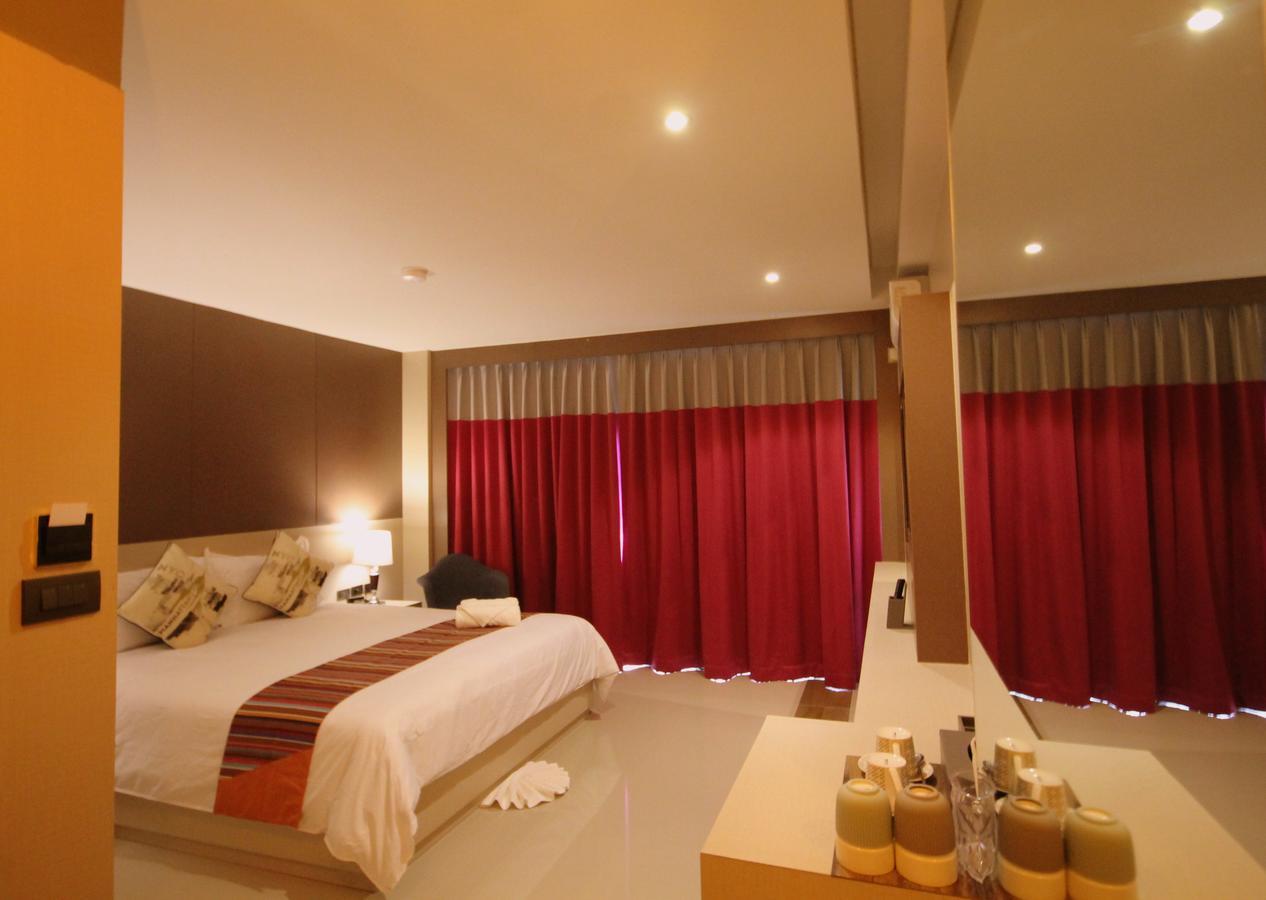 Rooms Republic Pattaya Exterior photo