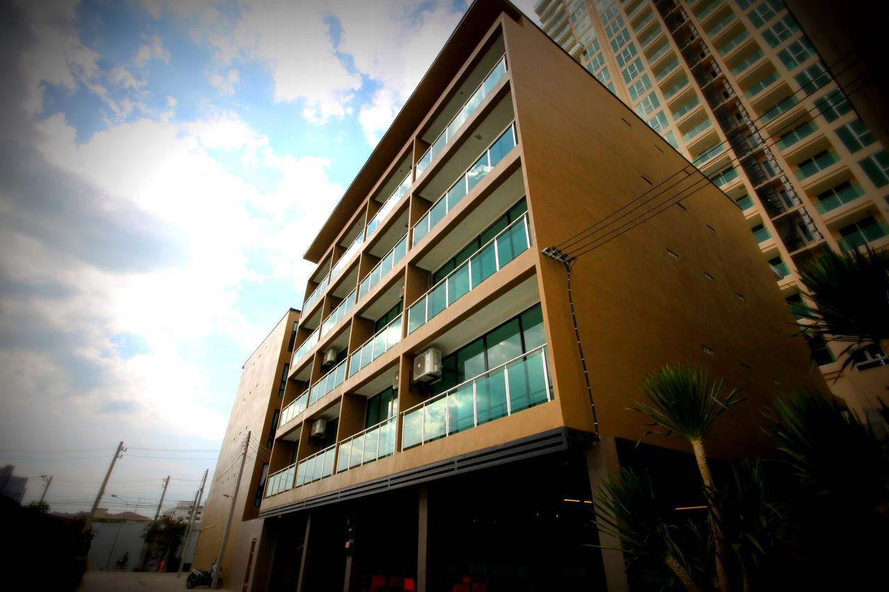 Rooms Republic Pattaya Exterior photo