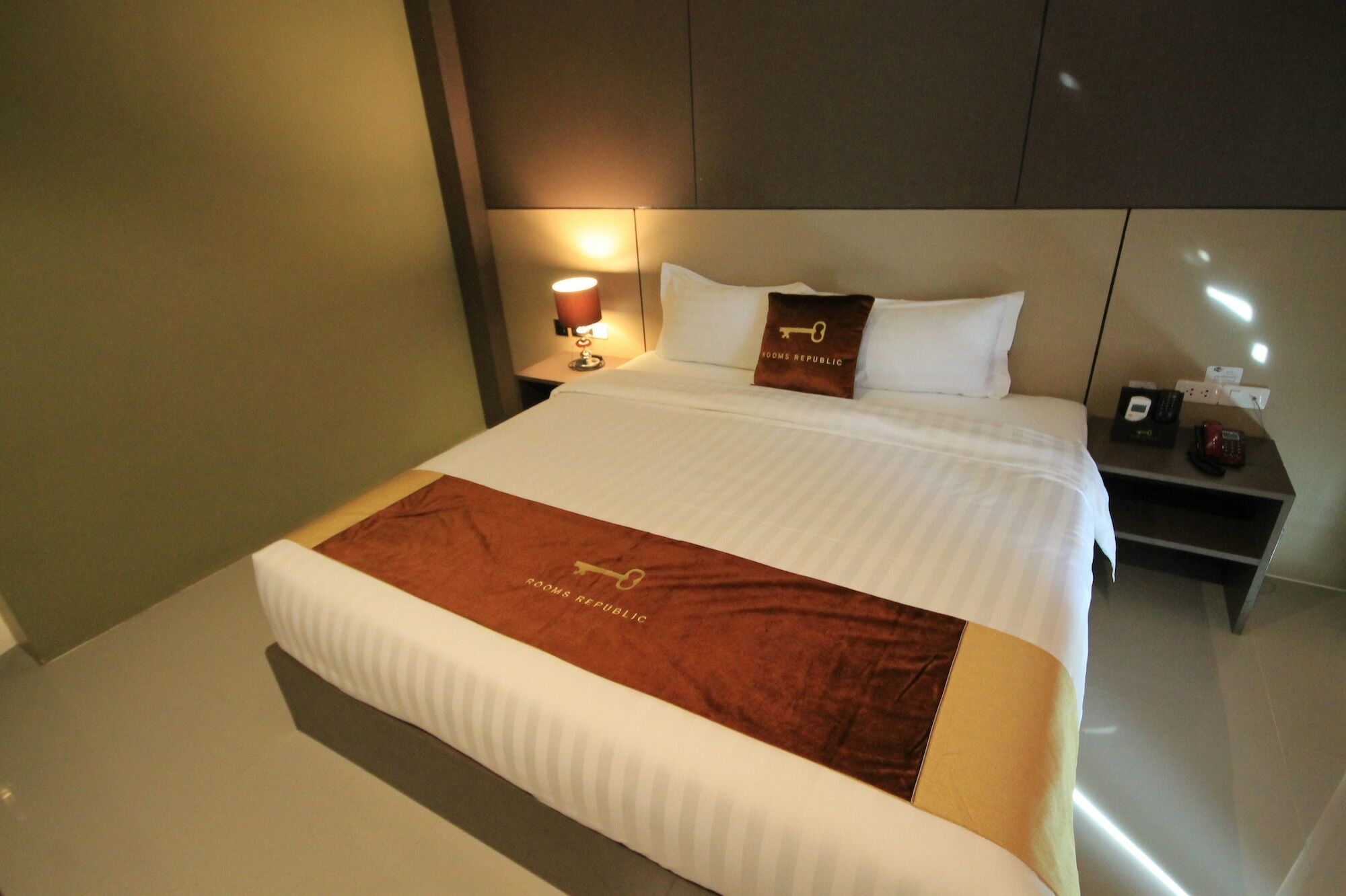 Rooms Republic Pattaya Exterior photo